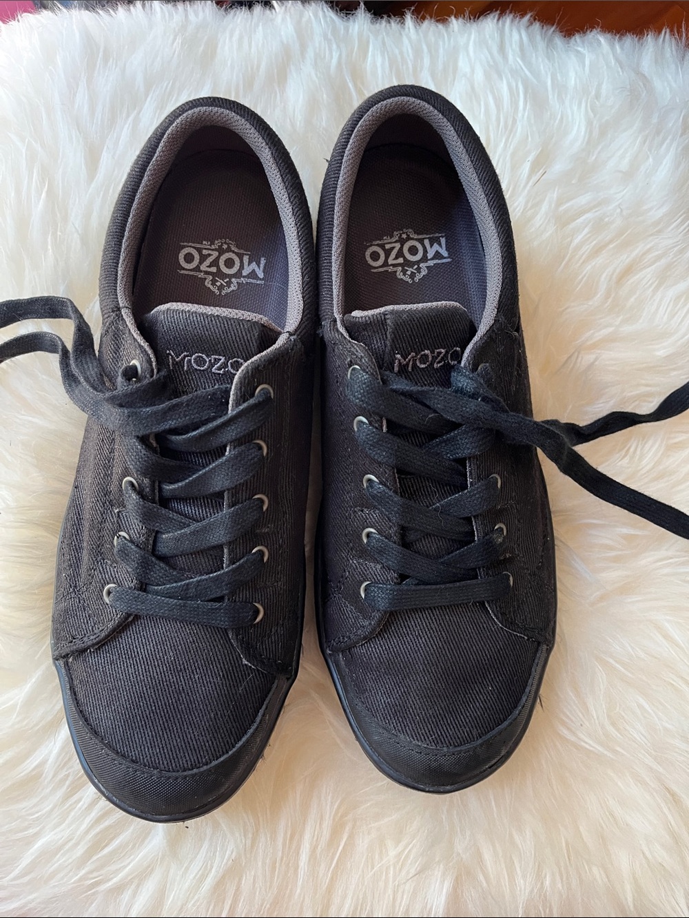 Mozo Woman’sBlack Canvas Lace-Up Sneakers sz 10 Made for culinary workers
